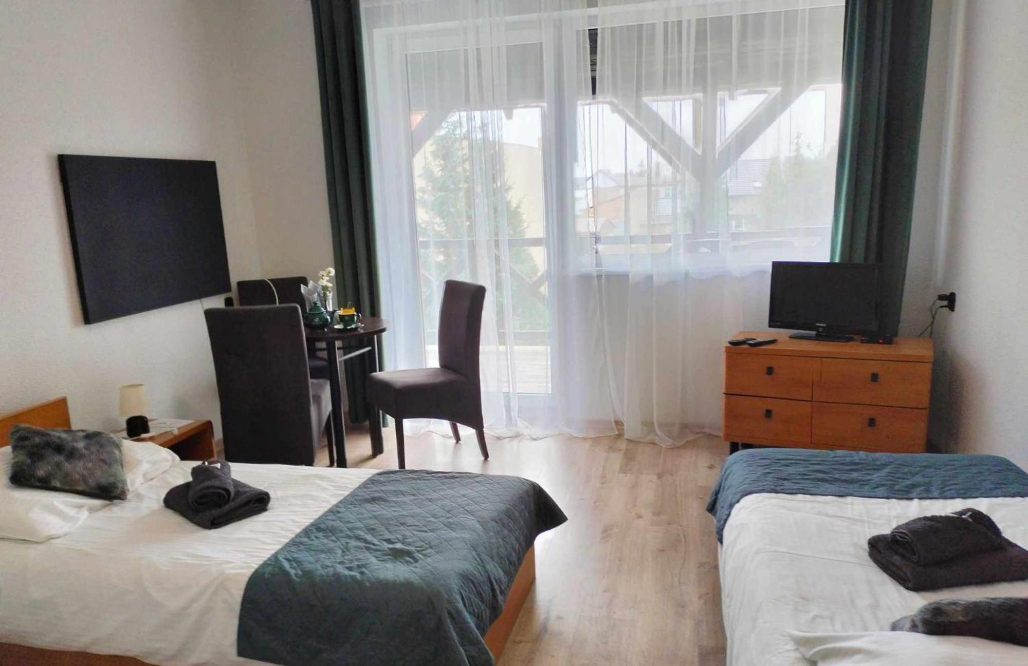 Kamienica Pokoje & Restauracja Opalenica Εξωτερικό φωτογραφία